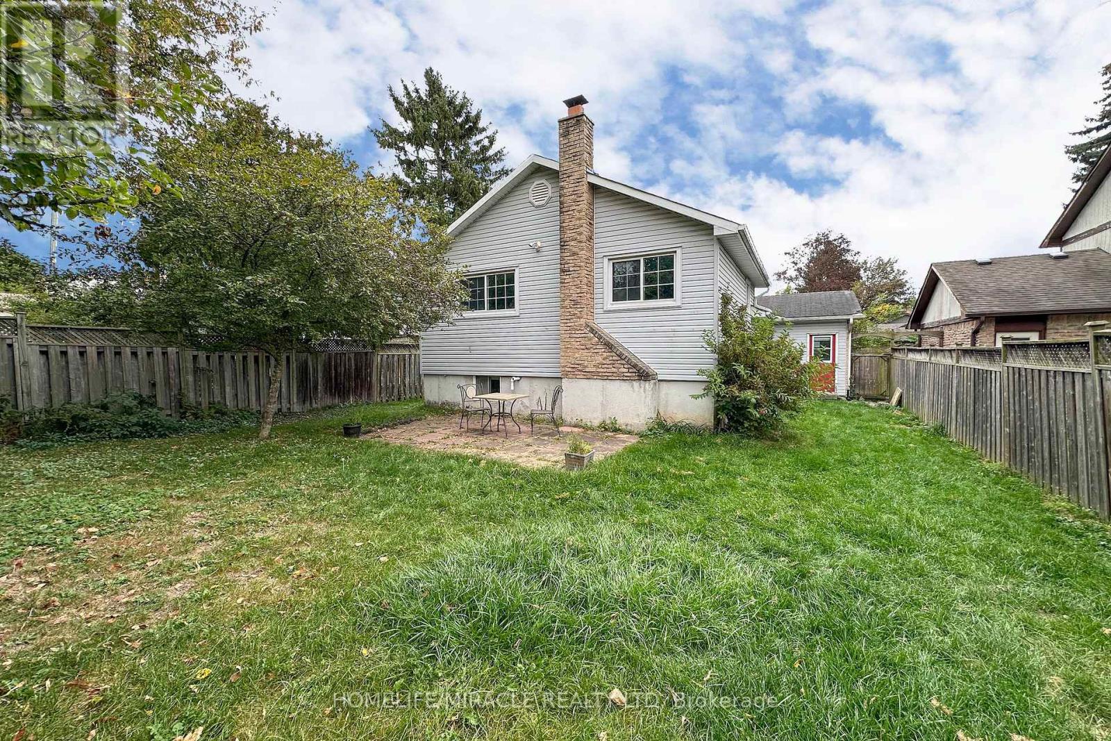14 PILKINGTON CRESCENT N - Image 21