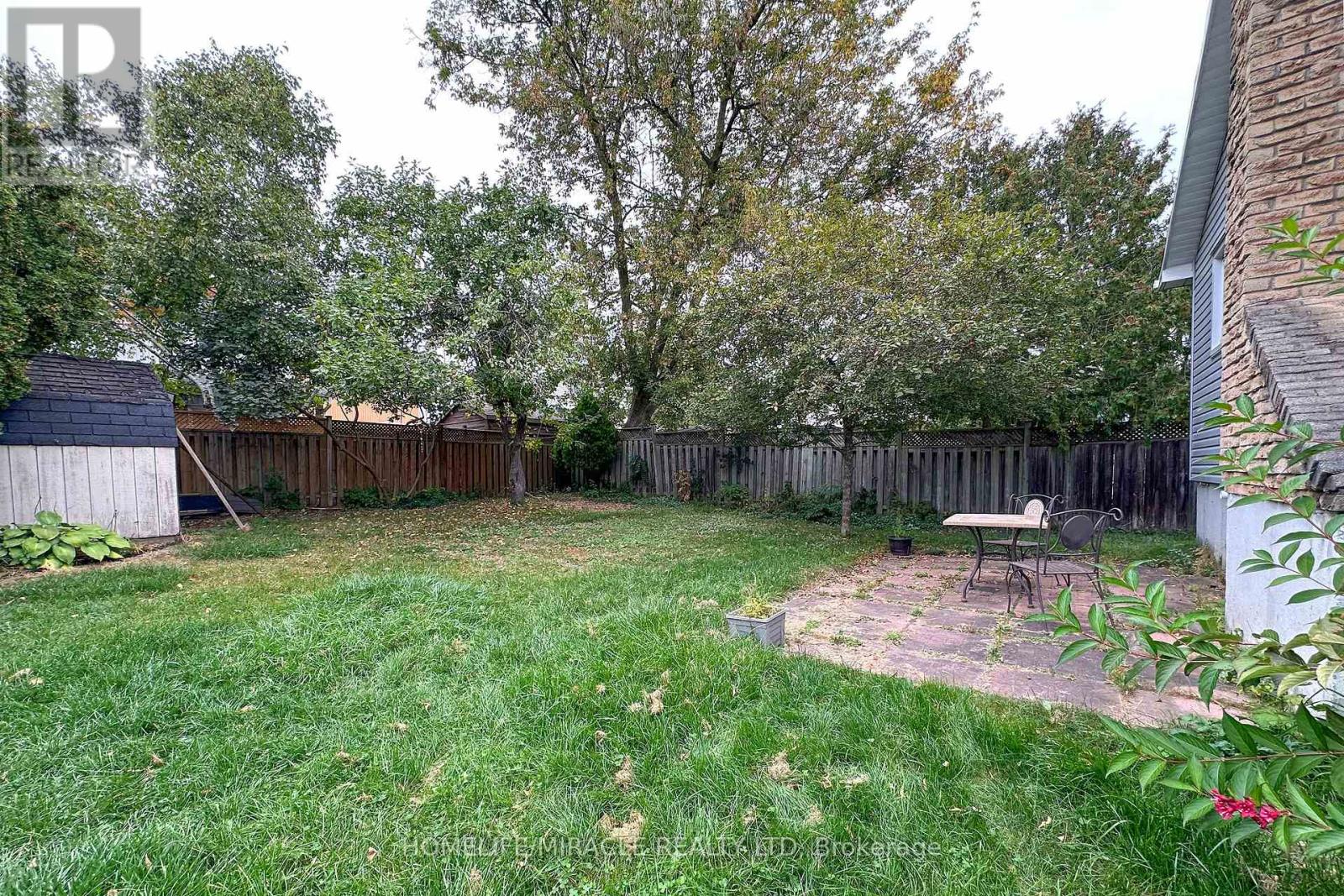 14 PILKINGTON CRESCENT N - 22
