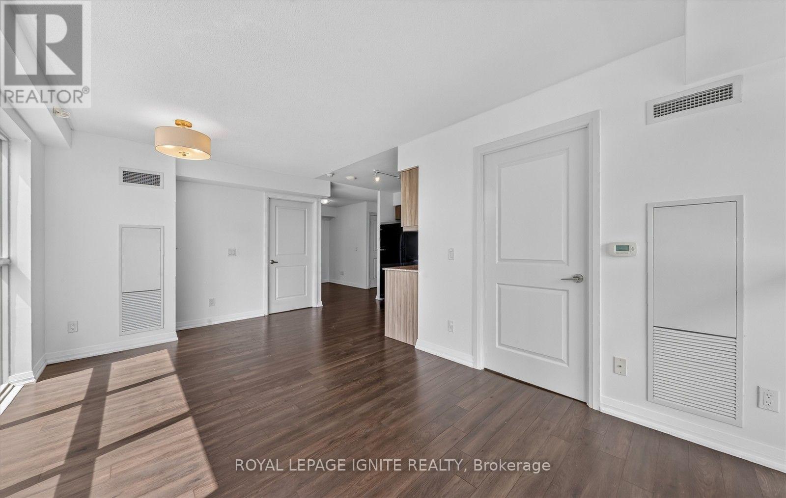 #1110 30 MEADOWGLEN PLACE - 20