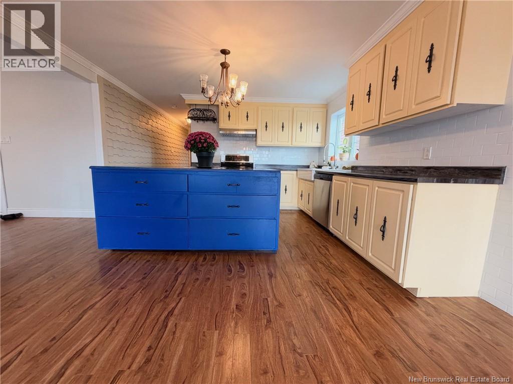 460 Vanier Street - 2