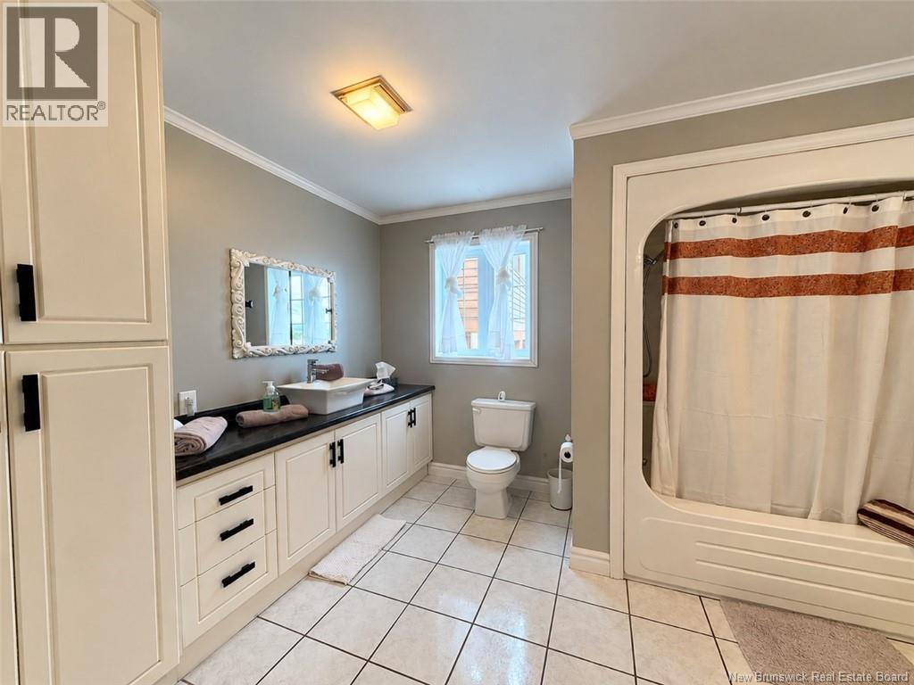 460 Vanier Street - 9