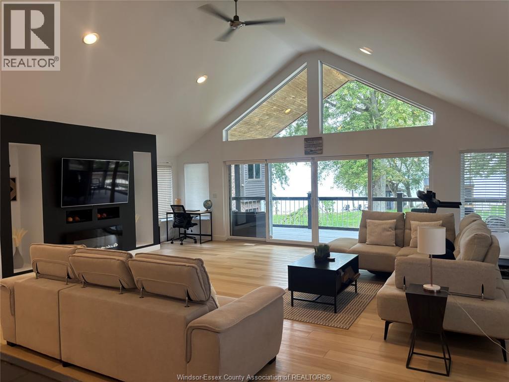 1646 PARK - 17