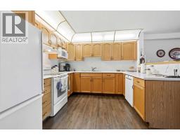 4pc Bathroom - 107, 4805 45 Street, Red Deer, AB T4N7A9 Photo 6