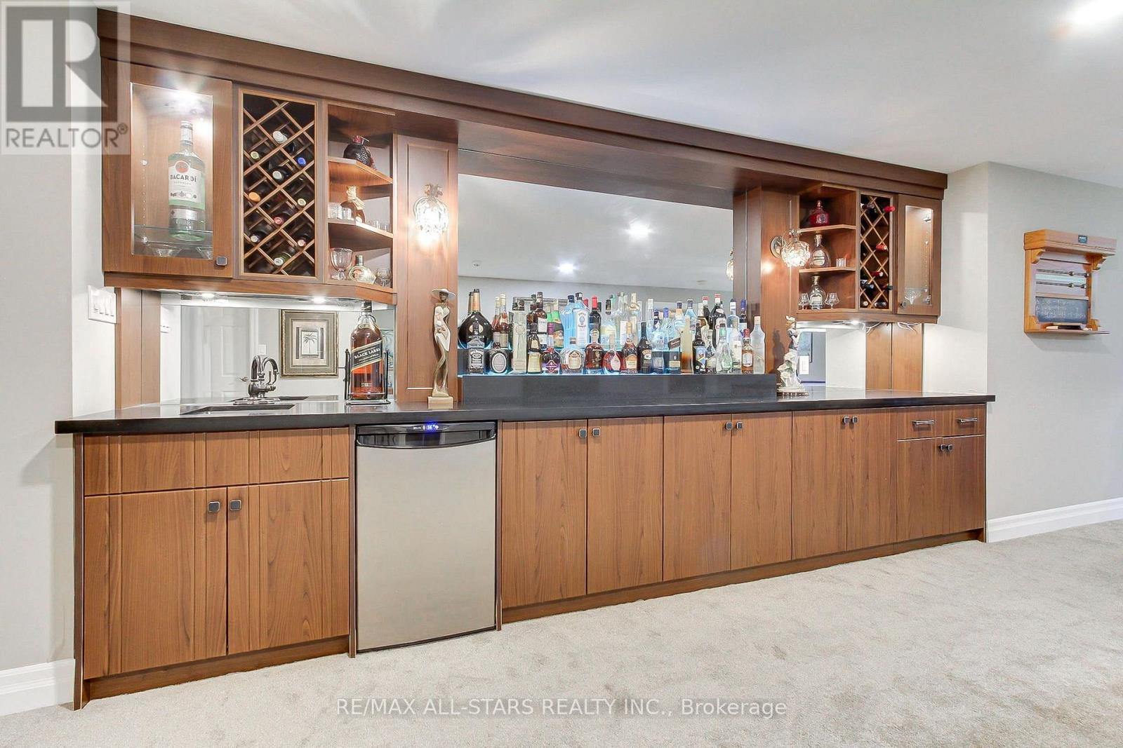 15 LOBRAICO LANE - 30