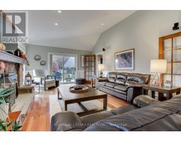 Mud room - 15 Lobraico Lane, Whitchurch Stouffville, ON L4A7X5 Photo 13