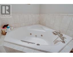 15 Lobraico Lane, Whitchurch Stouffville, ON L4A7X5 Photo 24