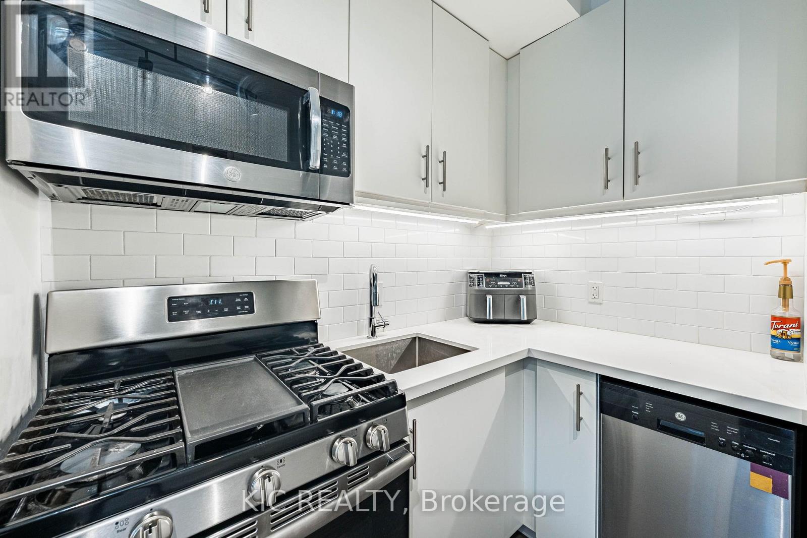 #111 1183 DUFFERIN STREET - Image 10