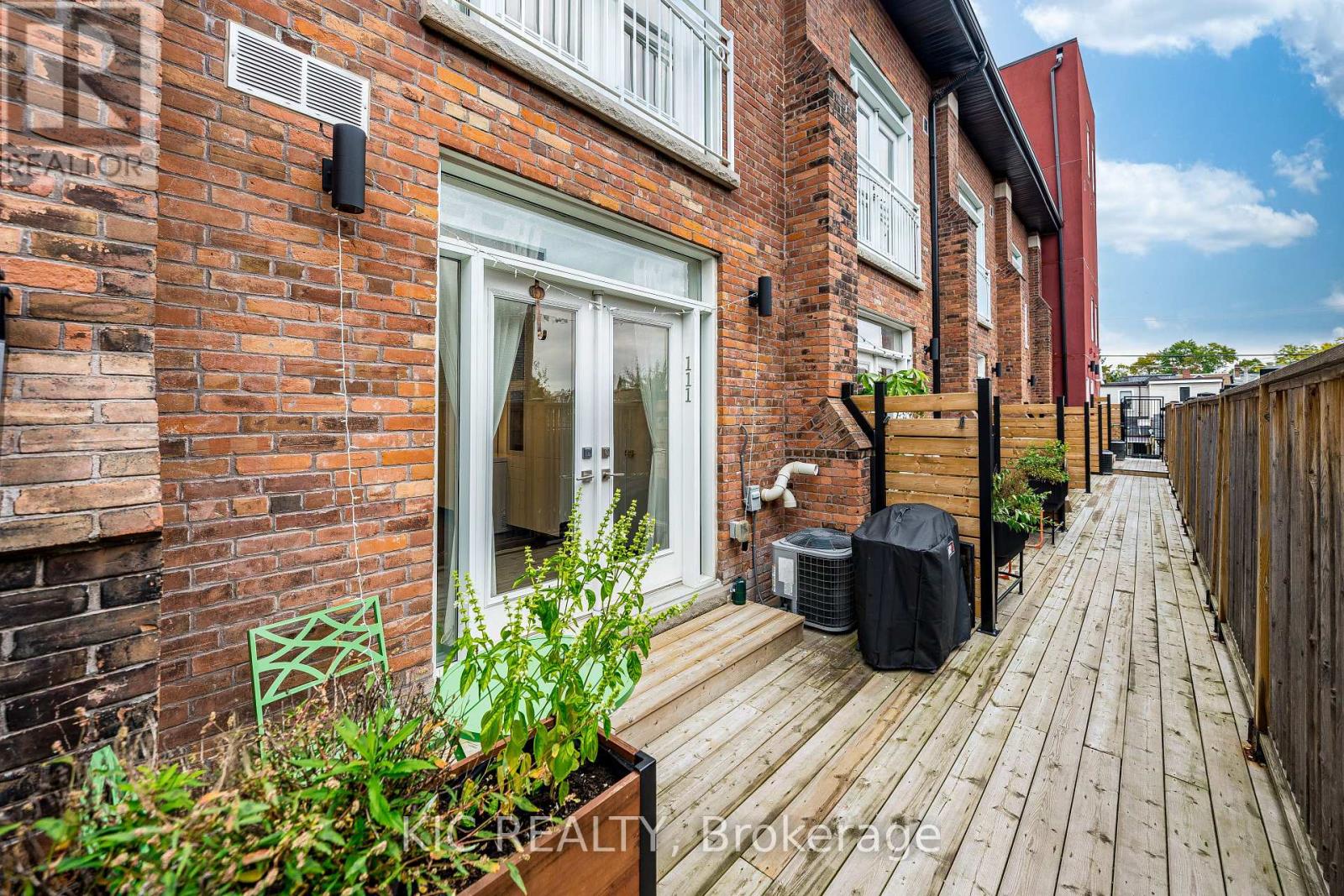 #111 1183 DUFFERIN STREET - 34