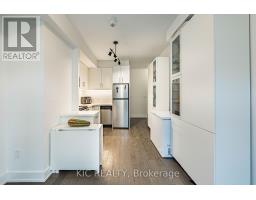 Bathroom - 111 - 1183 Dufferin Street, Toronto, ON M6H4B7 Photo 6