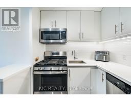 Bathroom - 111 - 1183 Dufferin Street, Toronto, ON M6H4B7 Photo 8