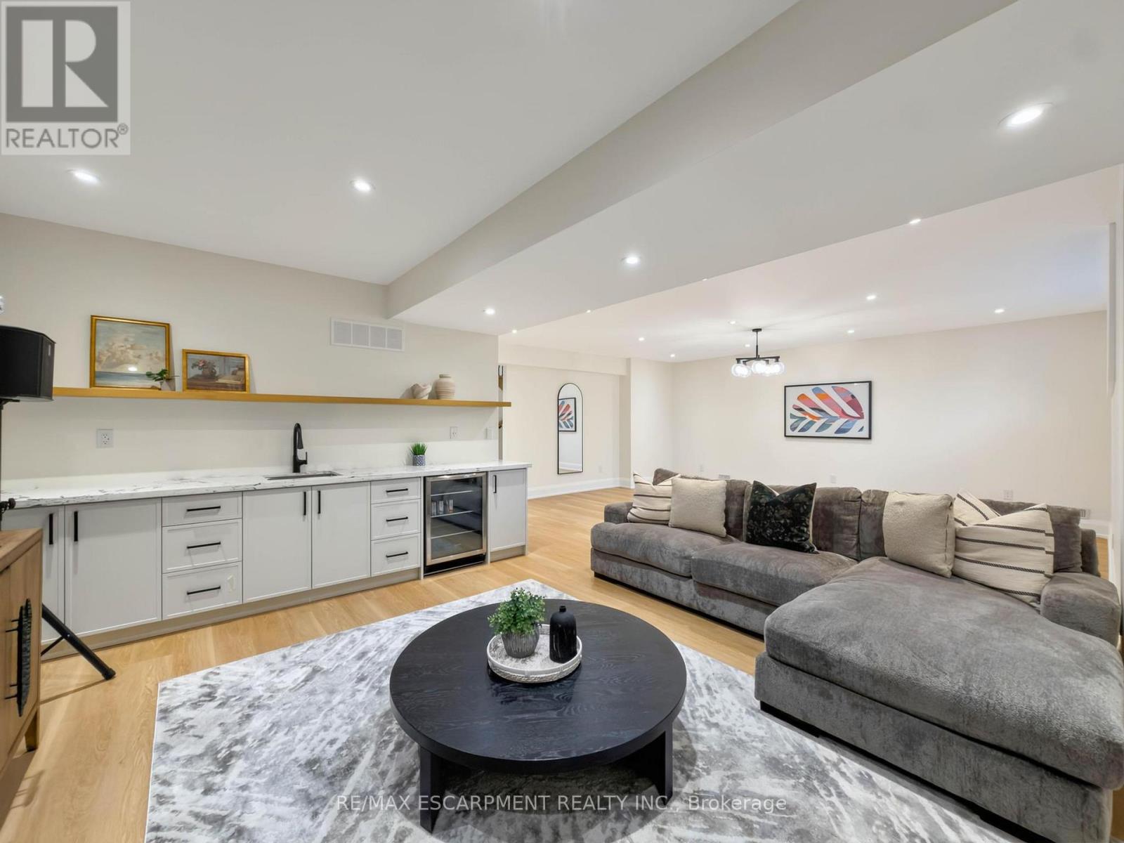 260 Kent Crescent, Burlington, ON photo 40