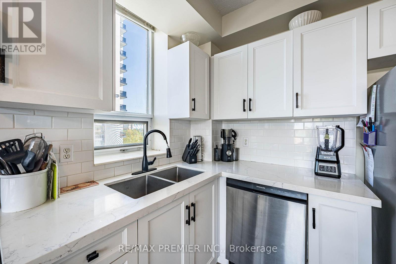 603- 200 Burnhamthorpe Road East, Mississauga, ON photo 23