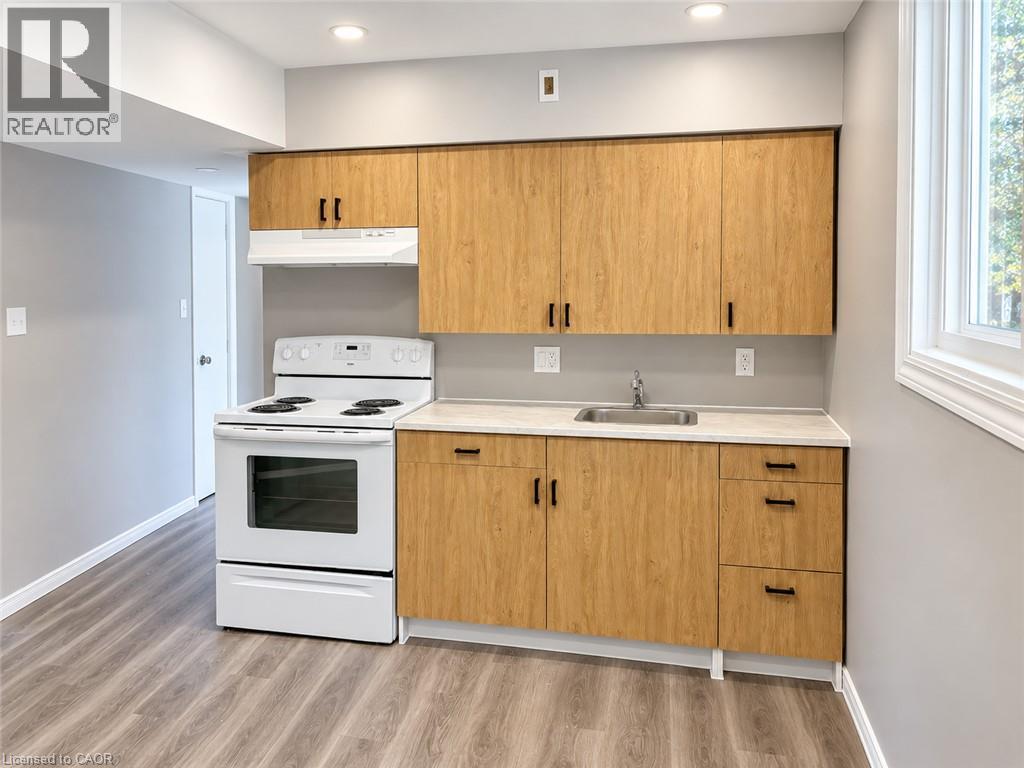 93 BRYBECK Crescent Unit# C — photo 2