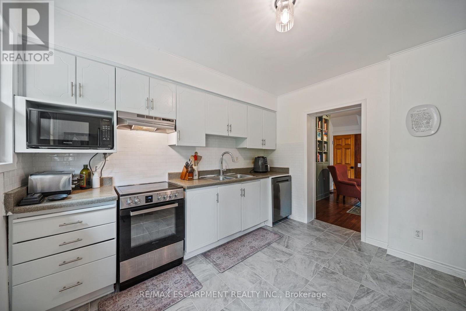 24 BELVIEW AVENUE - 17