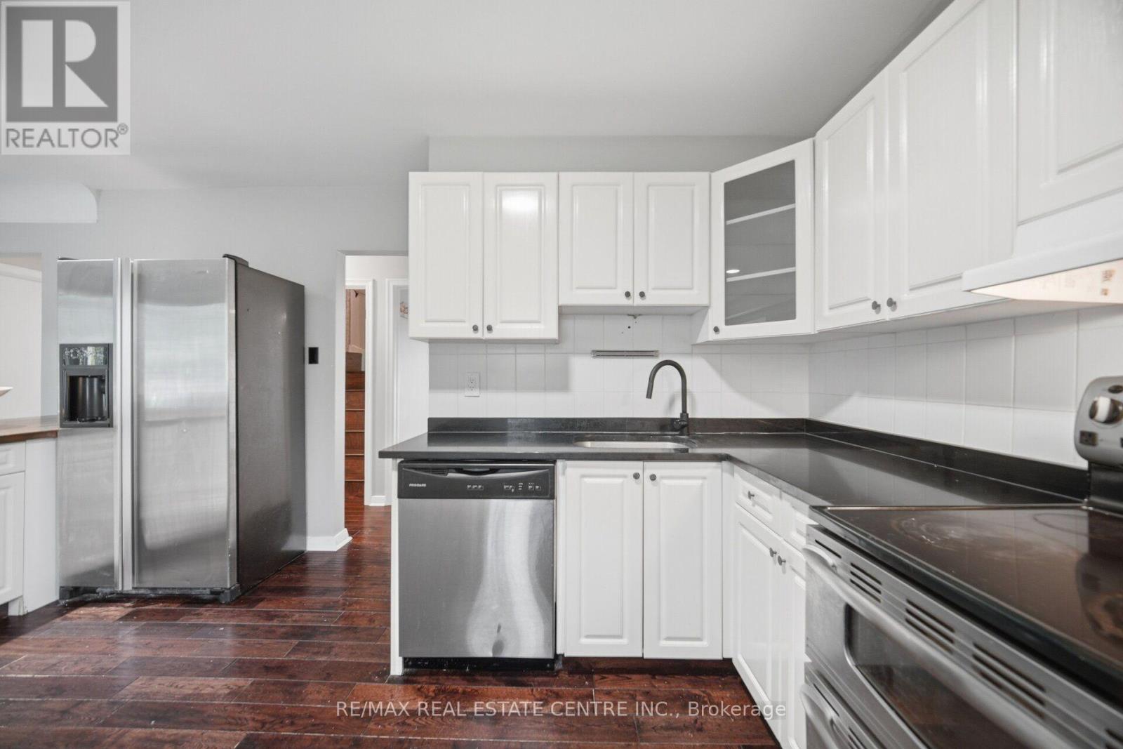 4 Lincoln Crescent, Guelph, ON photo 14