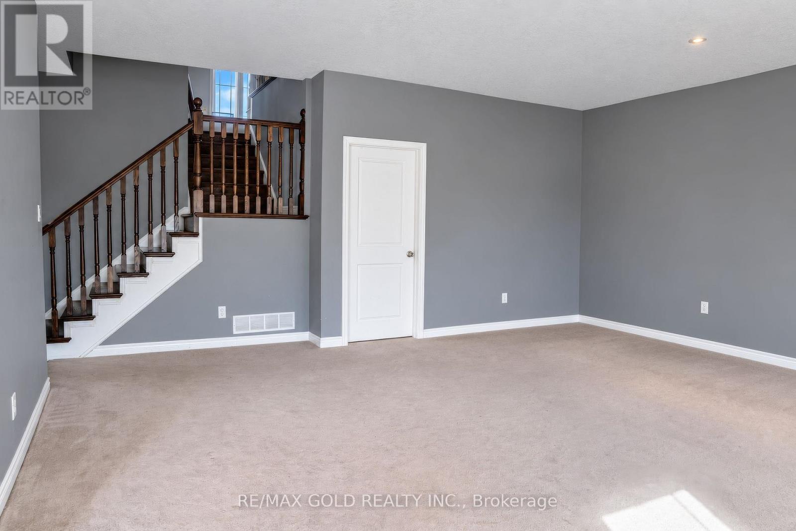 31 Melinda Street West, Kitchener, ON photo 11
