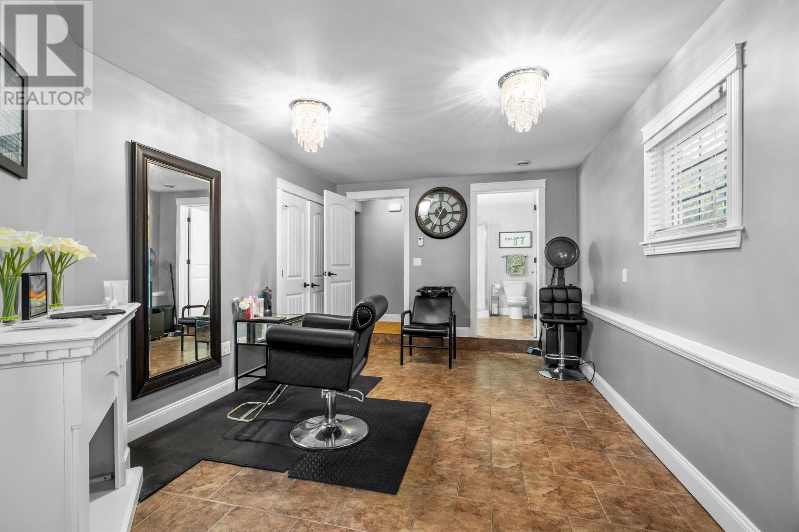 18 Cedar Avenue - Image 32