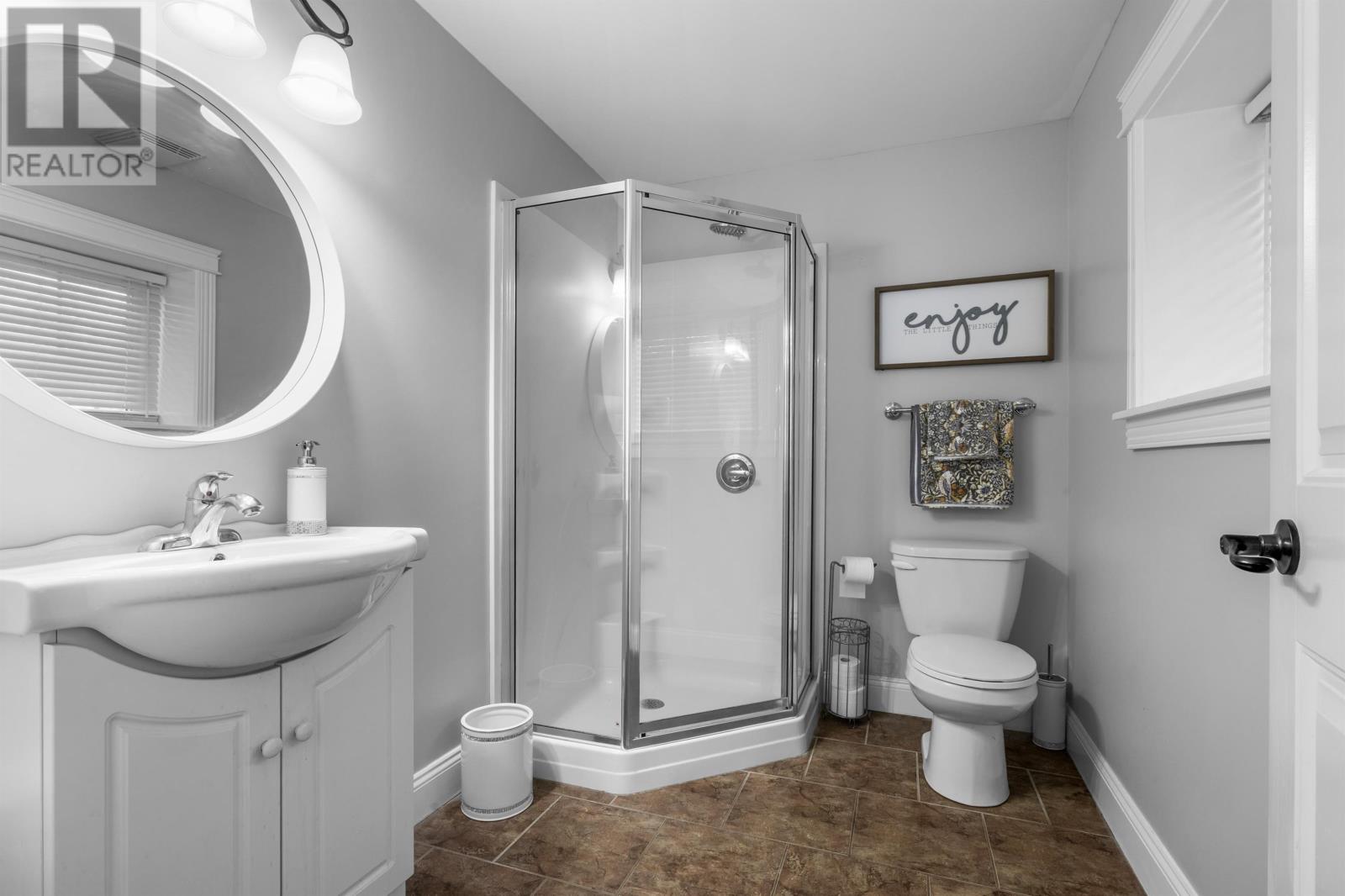 18 Cedar Avenue - Image 33