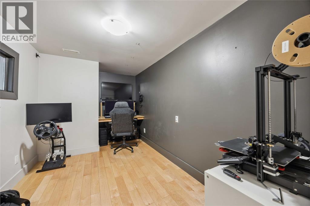 703 WILLIAM AVENUE - 27
