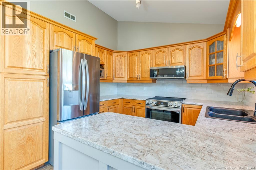228 Herve Street - 13