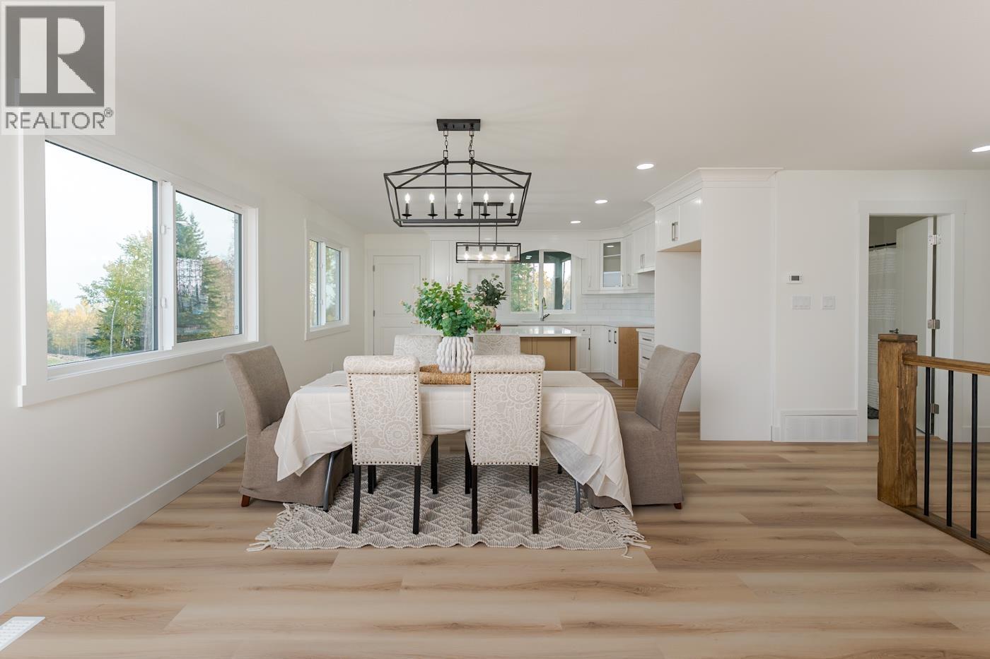 Photo 18 of 39 — 7990 SOUTHRIDGE AVENUE · Prince George, BC