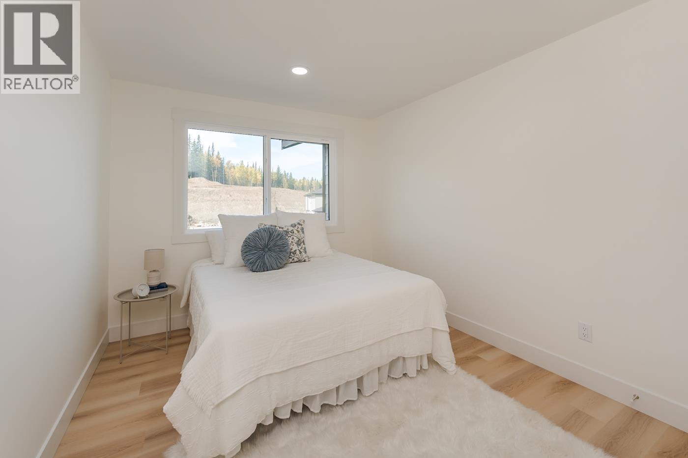 Photo 24 of 39 — 7990 SOUTHRIDGE AVENUE · Prince George, BC