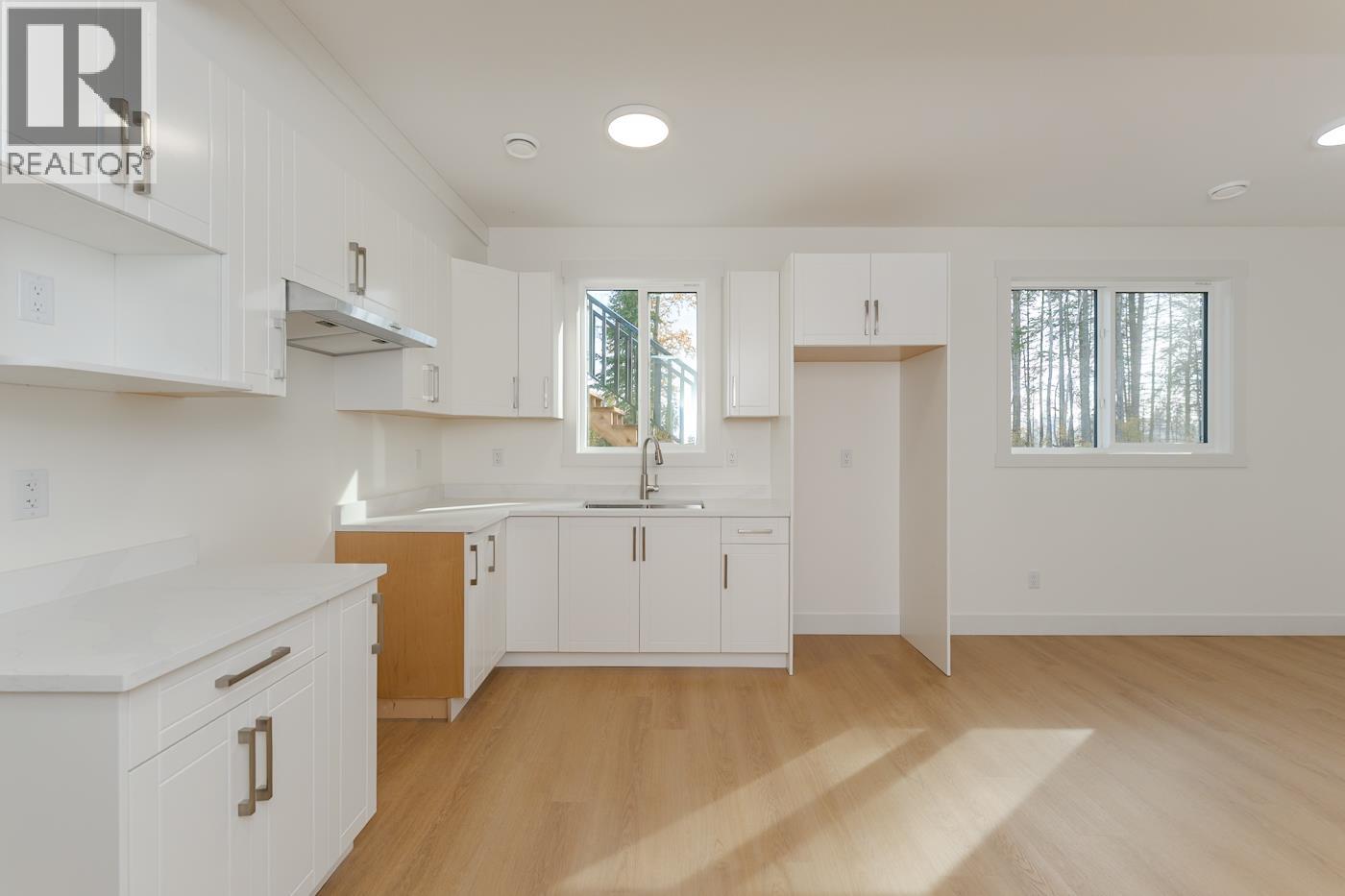 Photo 28 of 39 — 7990 SOUTHRIDGE AVENUE · Prince George, BC