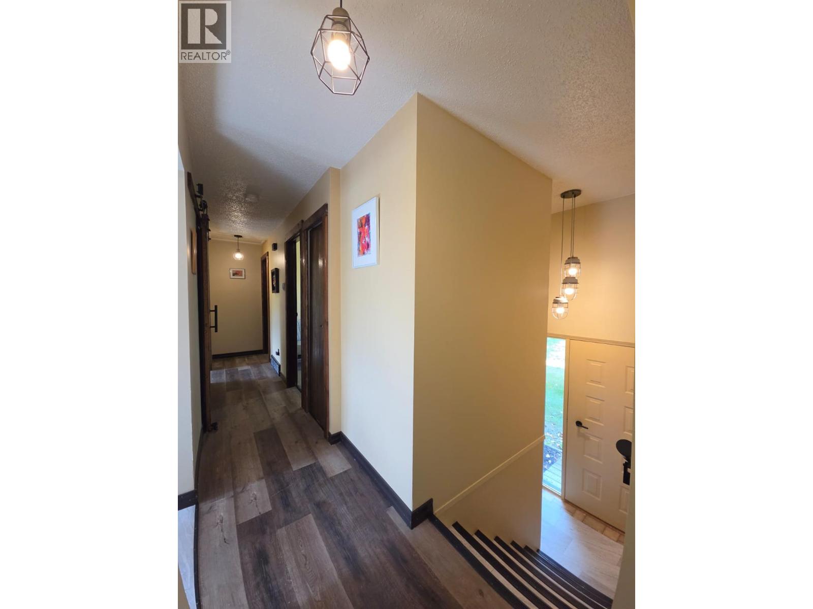 6082 Centennial Road W - 18