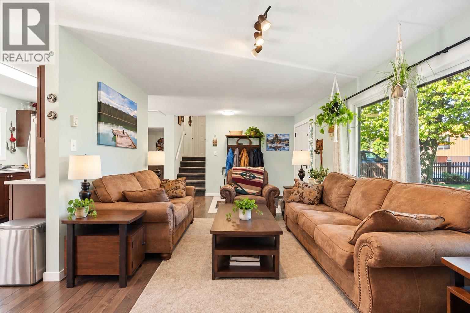 606 Riverside Avenue - Image 17