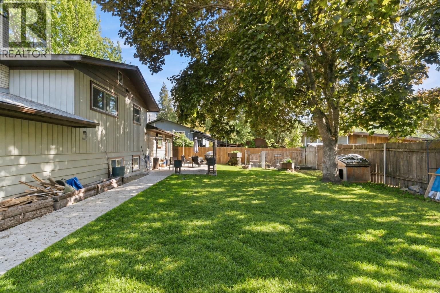 606 Riverside Avenue - Image 11