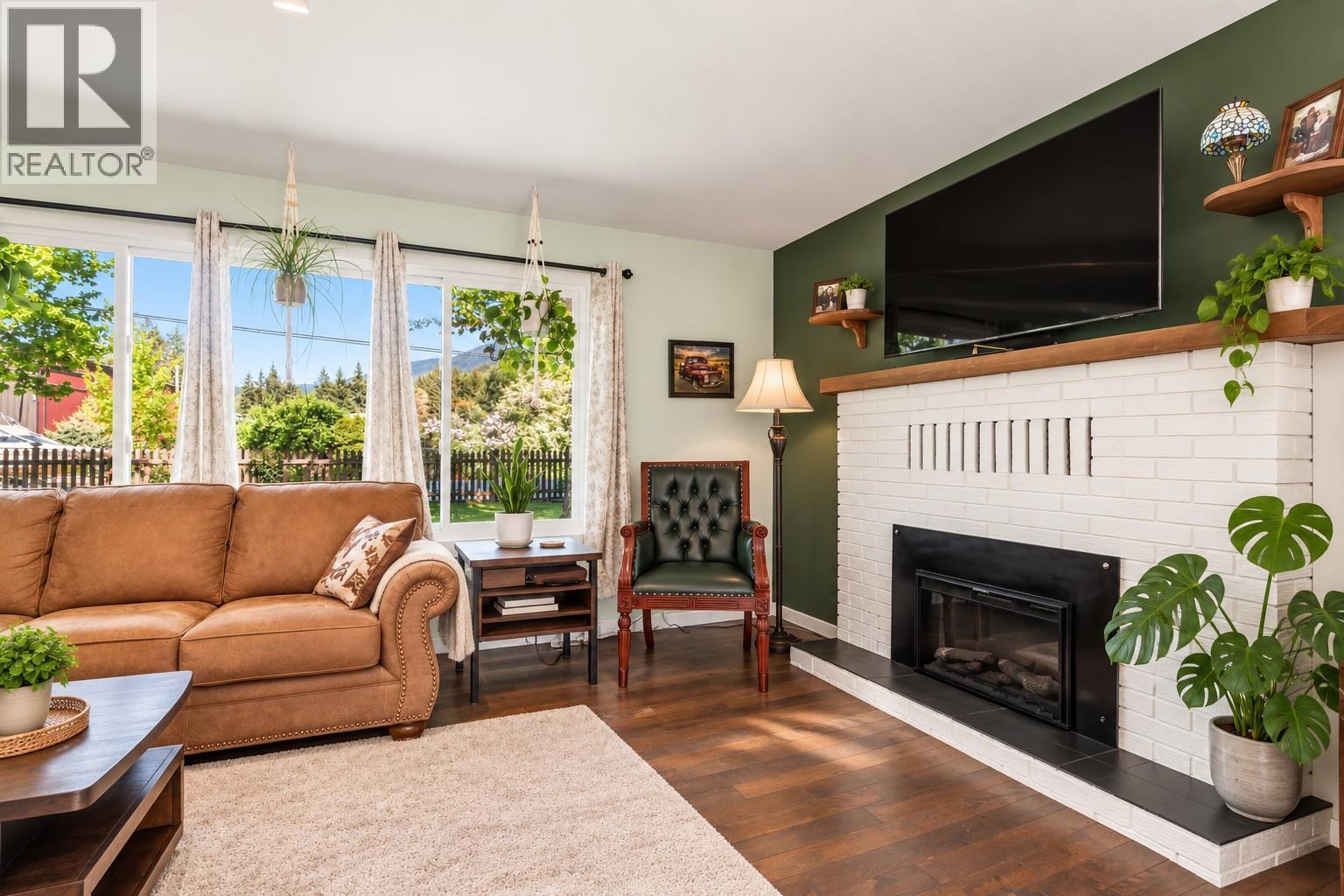 606 Riverside Avenue - Image 14