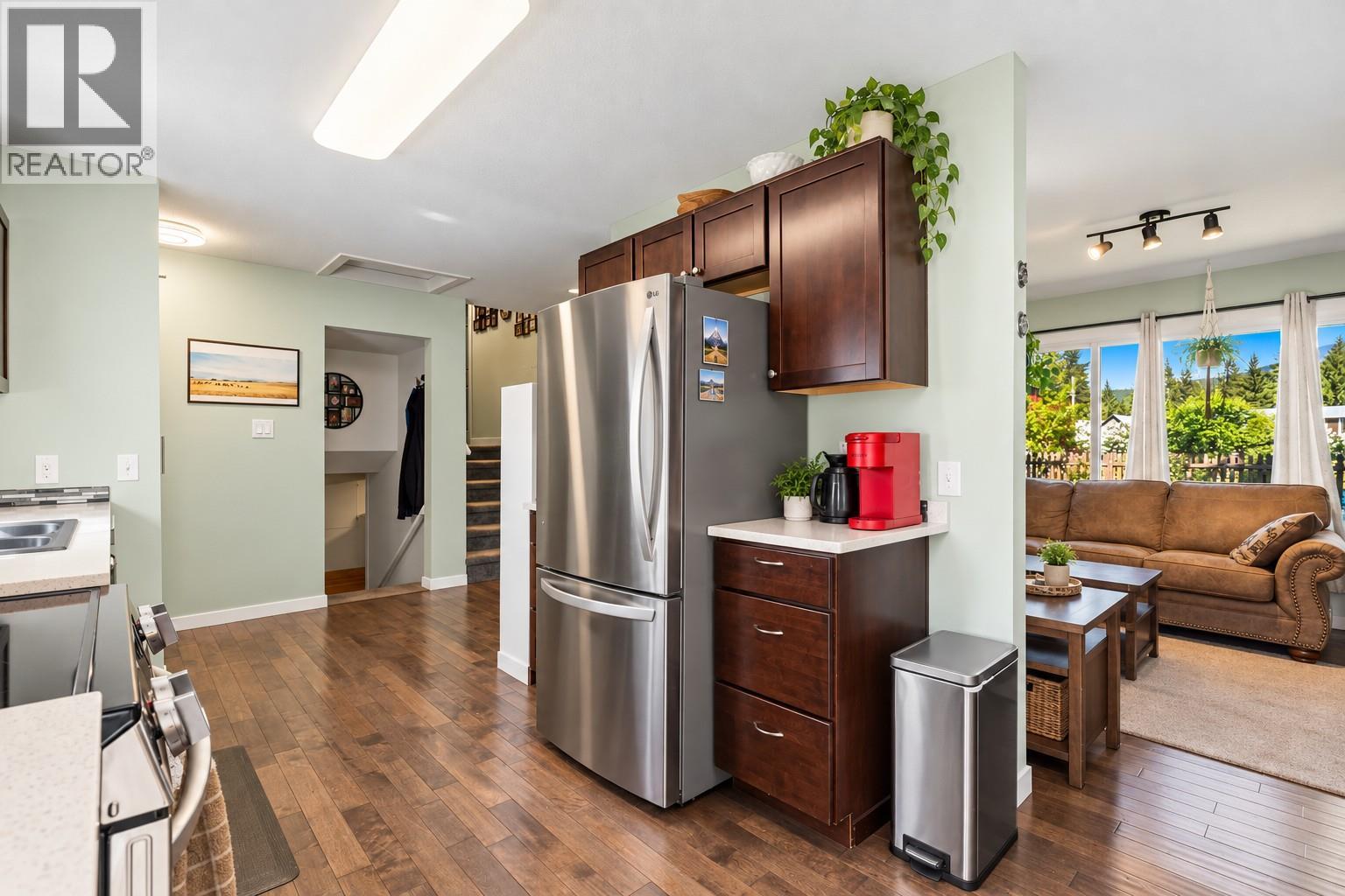 606 Riverside Avenue - Image 21