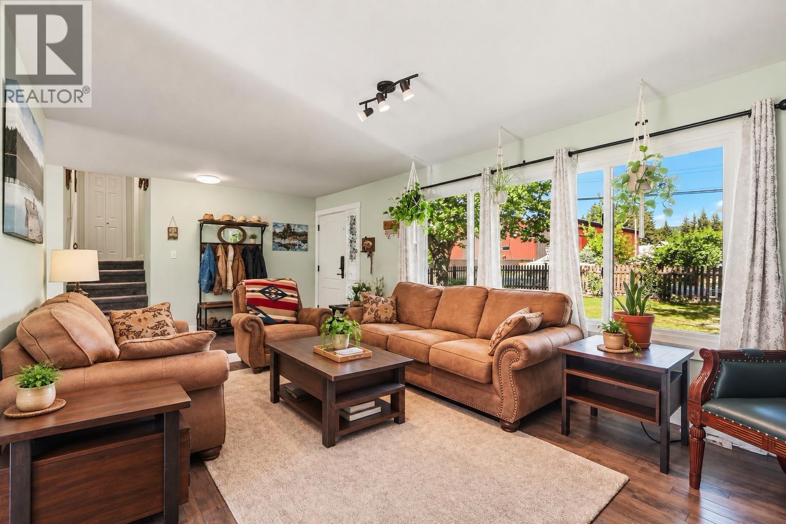 606 Riverside Avenue - Image 12
