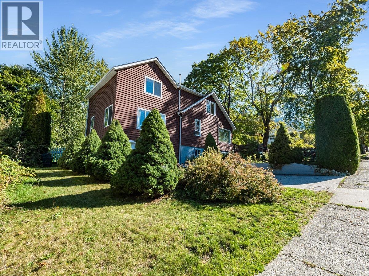 904 5th Street - 52