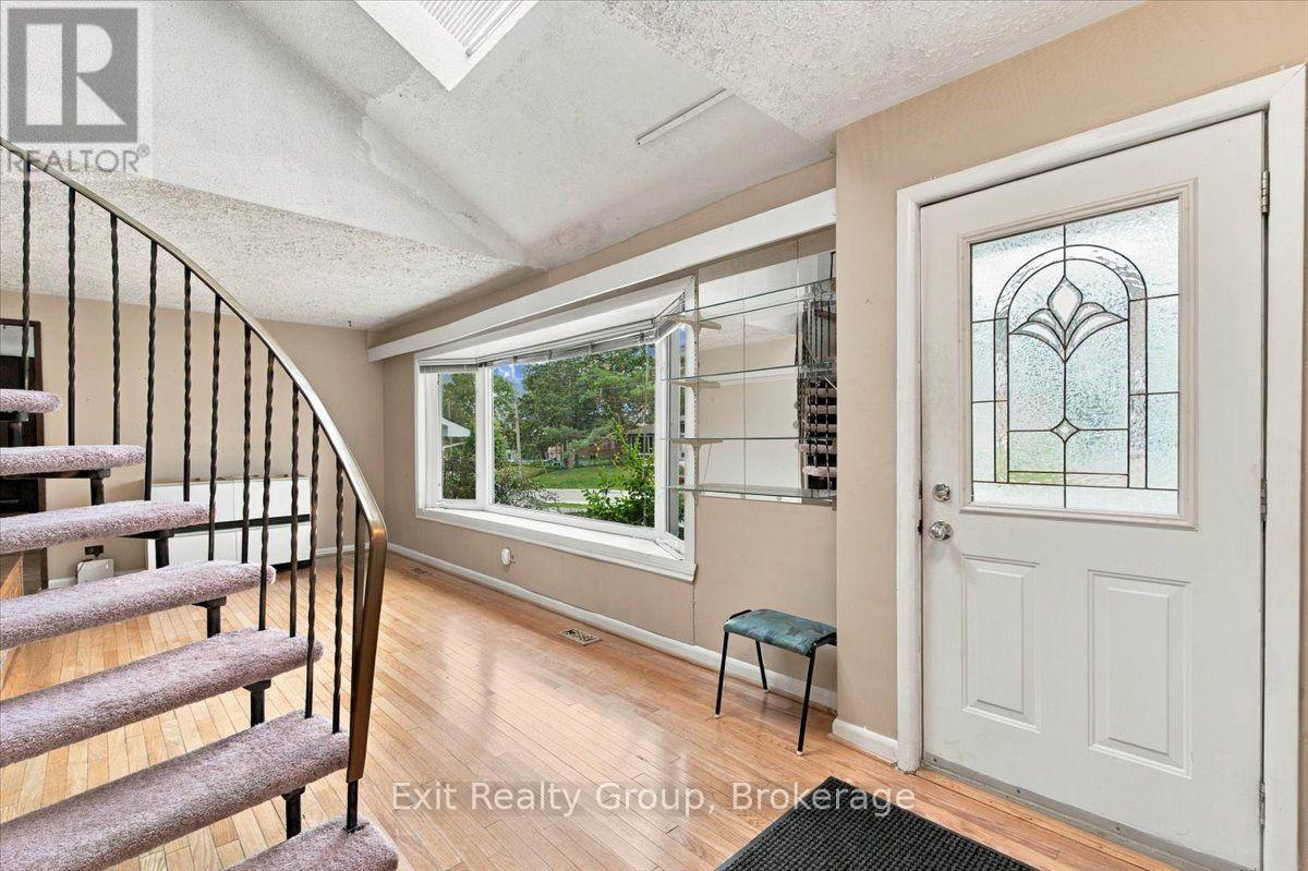 102 Orchard Drive, Belleville, ON photo 5
