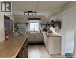 Bath (# pieces 1-6) - 388 Victoria Street, Dalhousie, NB E8C2S4 Photo 9