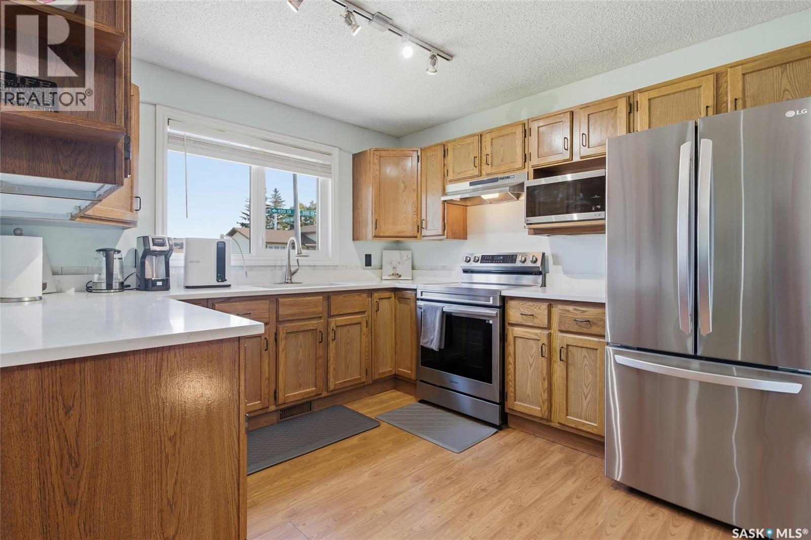 403 Sherry CRESCENT - 10
