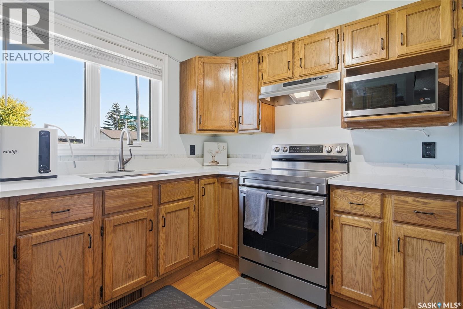 403 Sherry CRESCENT - 12