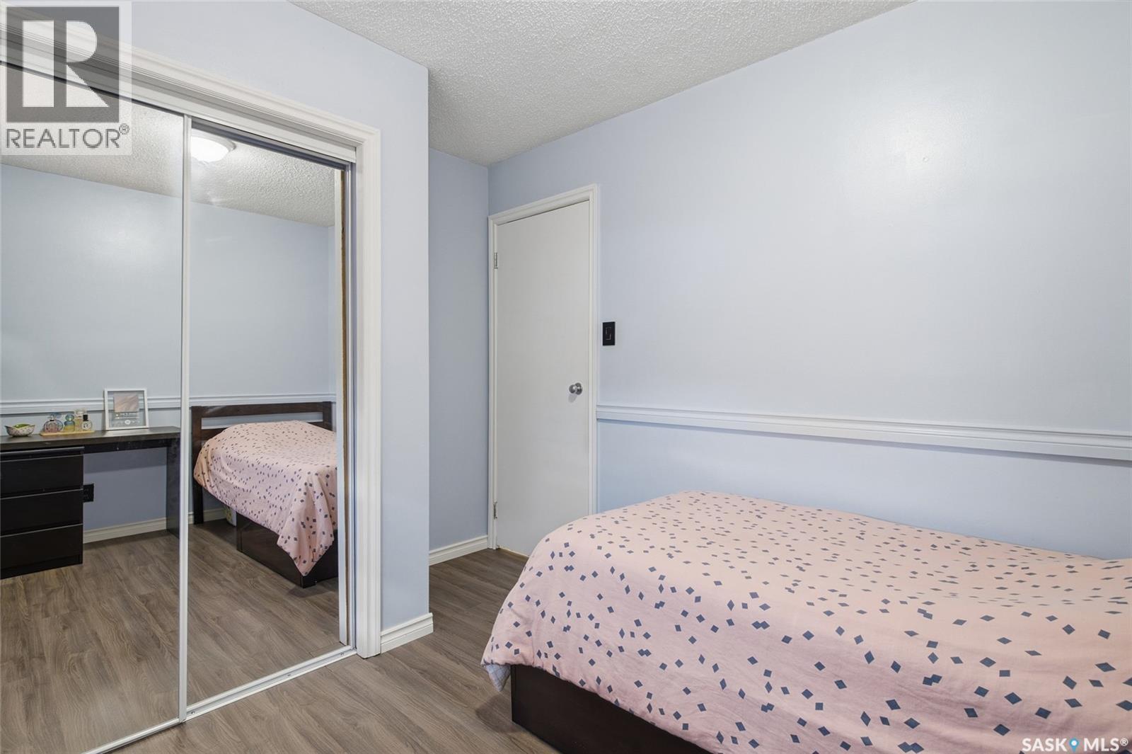 403 Sherry CRESCENT - 18