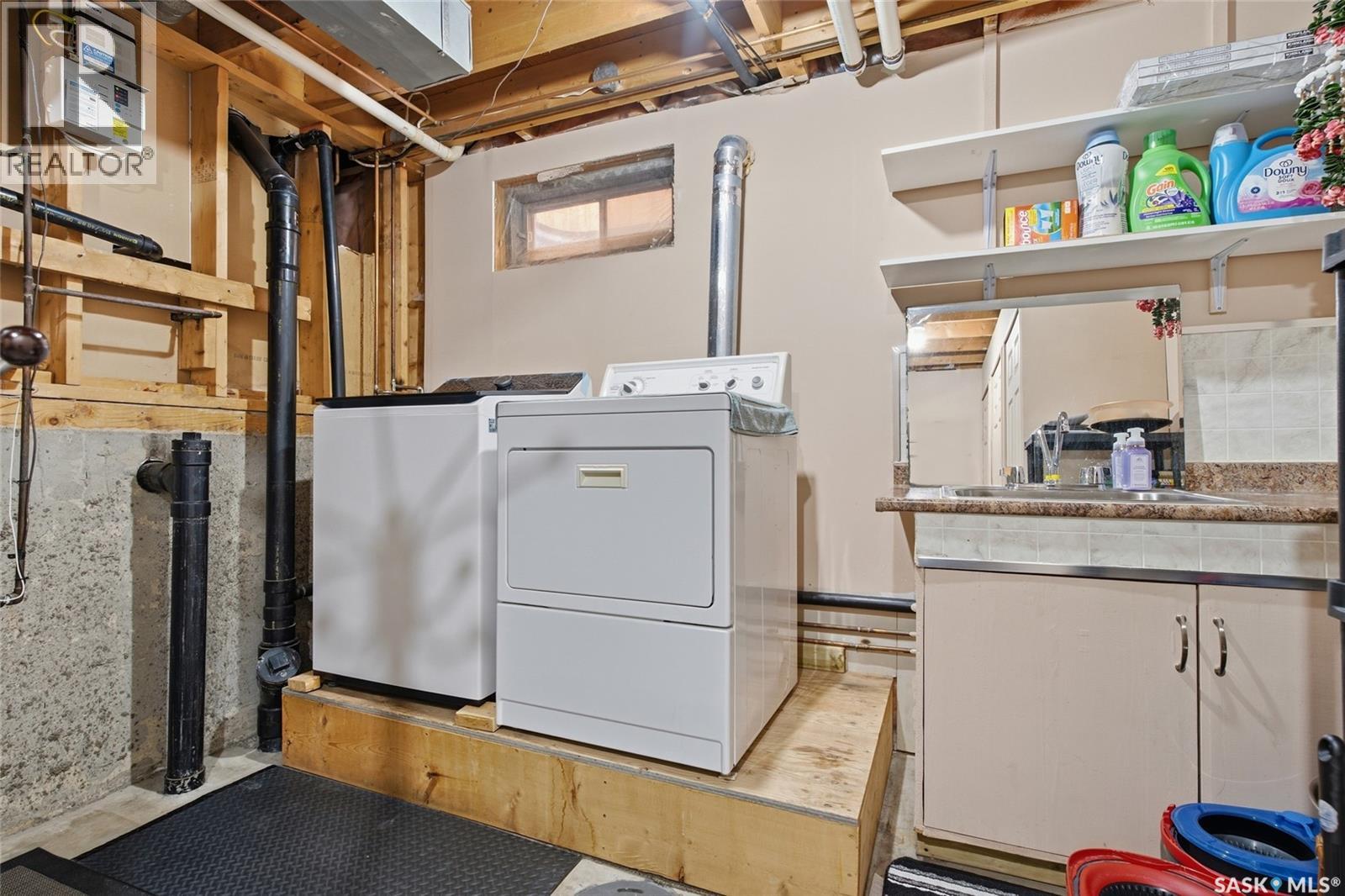 403 Sherry CRESCENT - 28