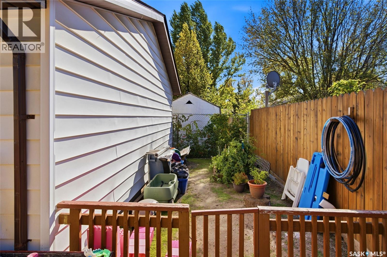 403 Sherry CRESCENT - 34