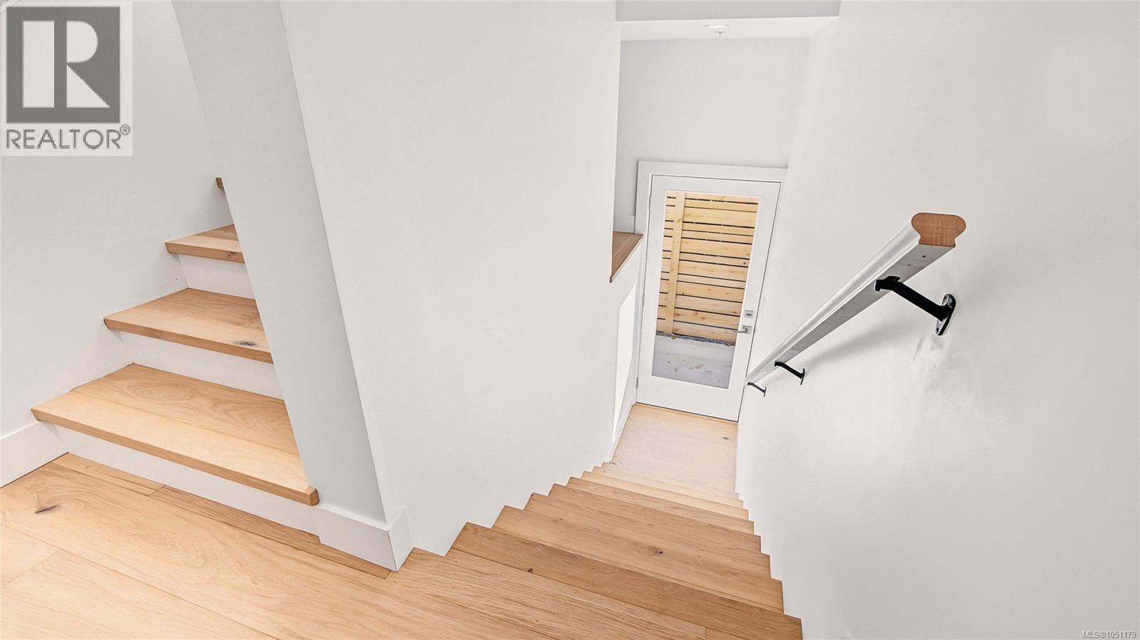 #2 1721 Adanac St - Image 32