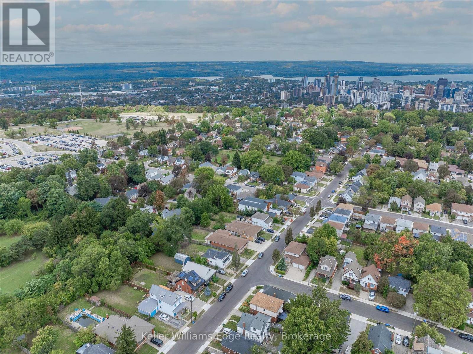 24 BRUCEDALE AVENUE W - 11