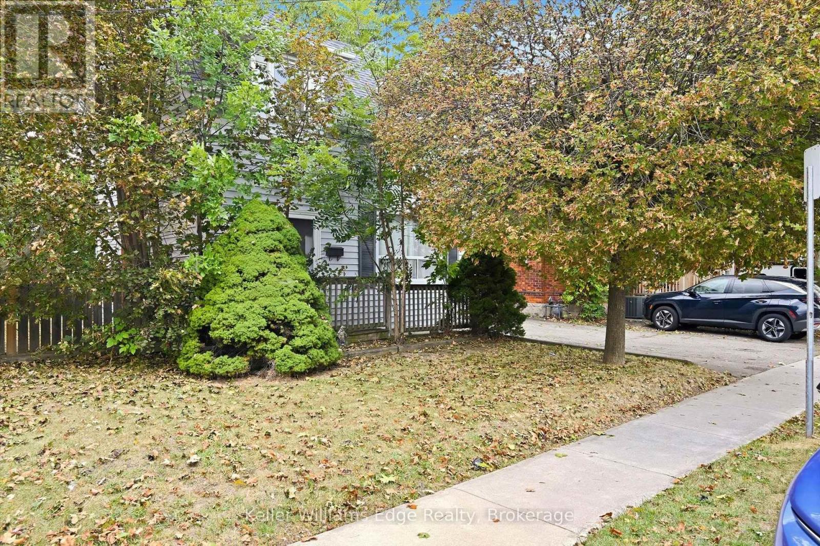 24 BRUCEDALE AVENUE W - 2