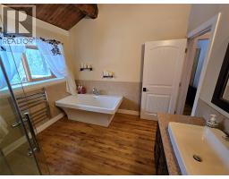 2358 Dunn Lake Road, Clearwater, BC V0E1N0 Photo 32