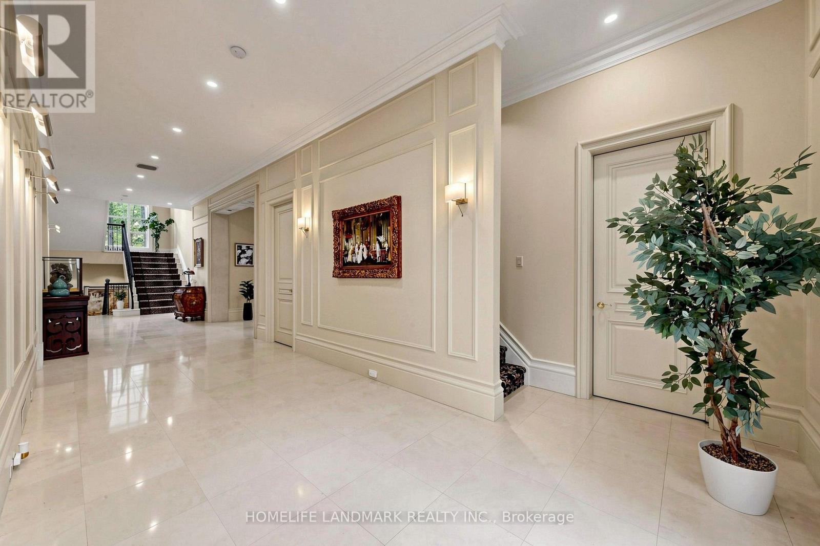 25 THE BRIDLE PATH - 11
