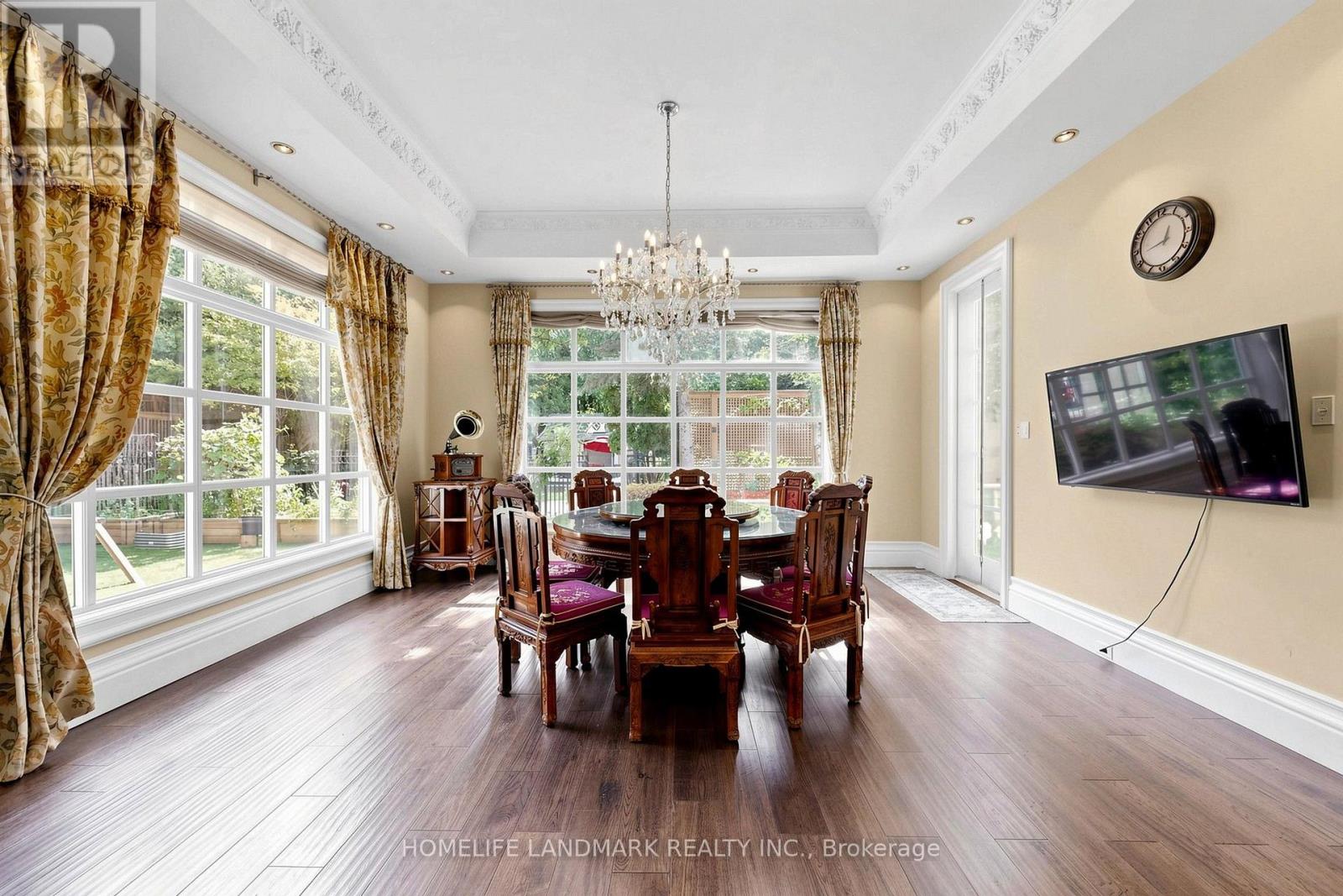 25 THE BRIDLE PATH - 13