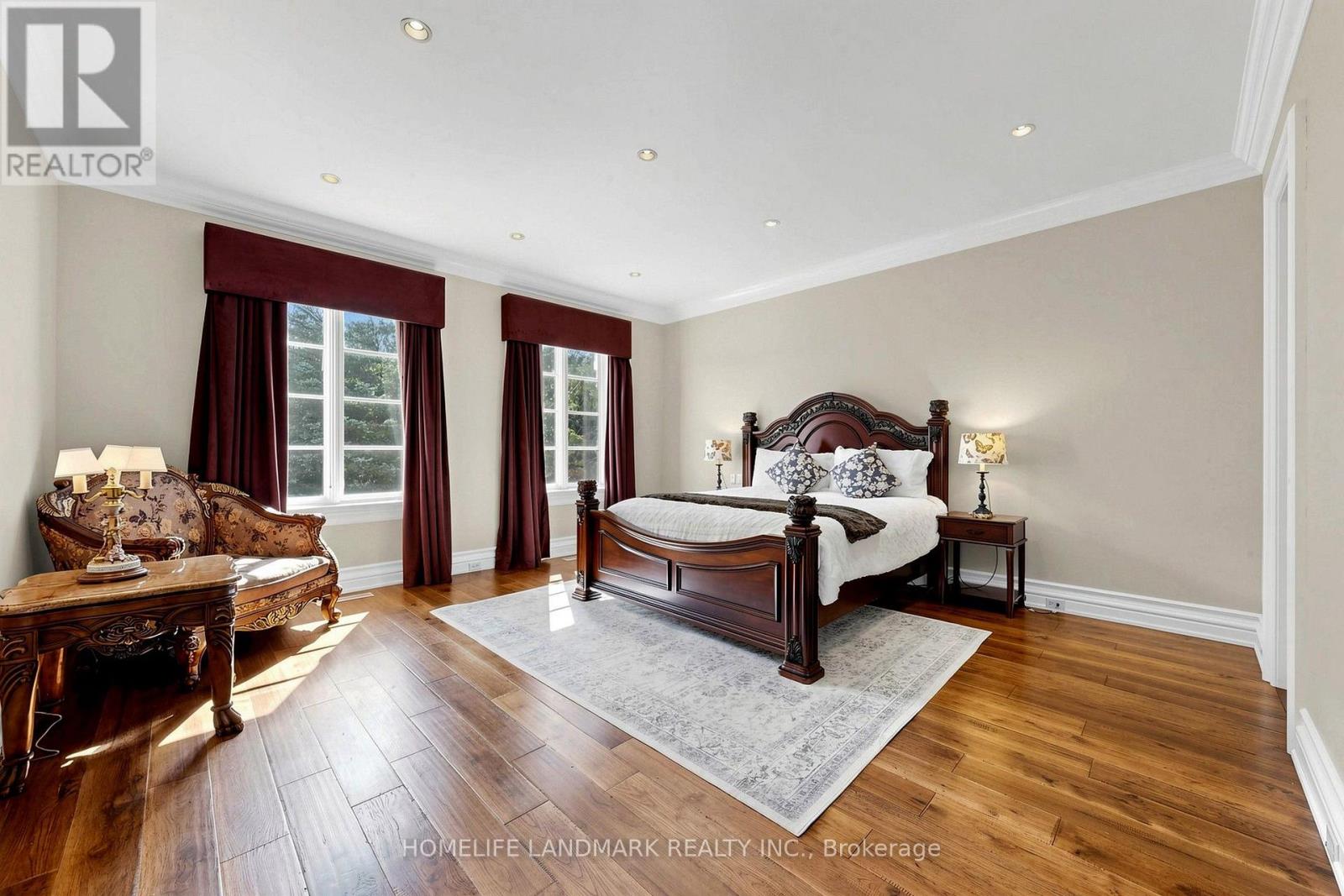 25 THE BRIDLE PATH - 27