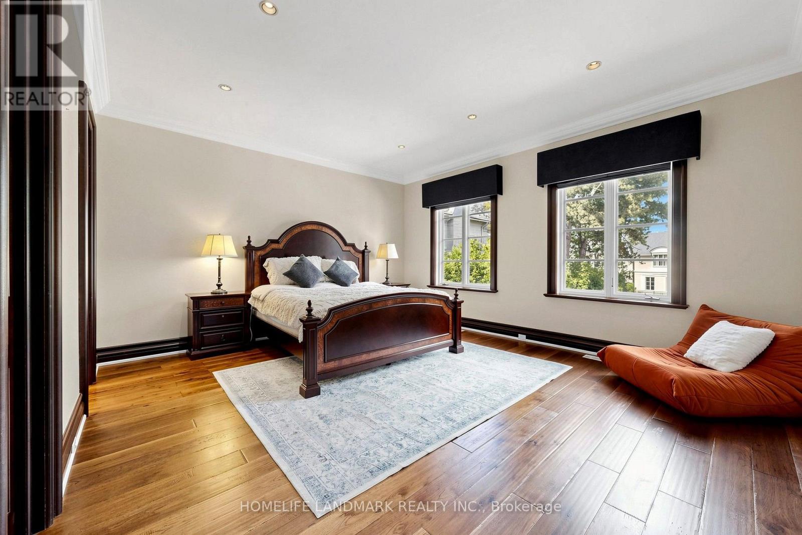 25 THE BRIDLE PATH - 28