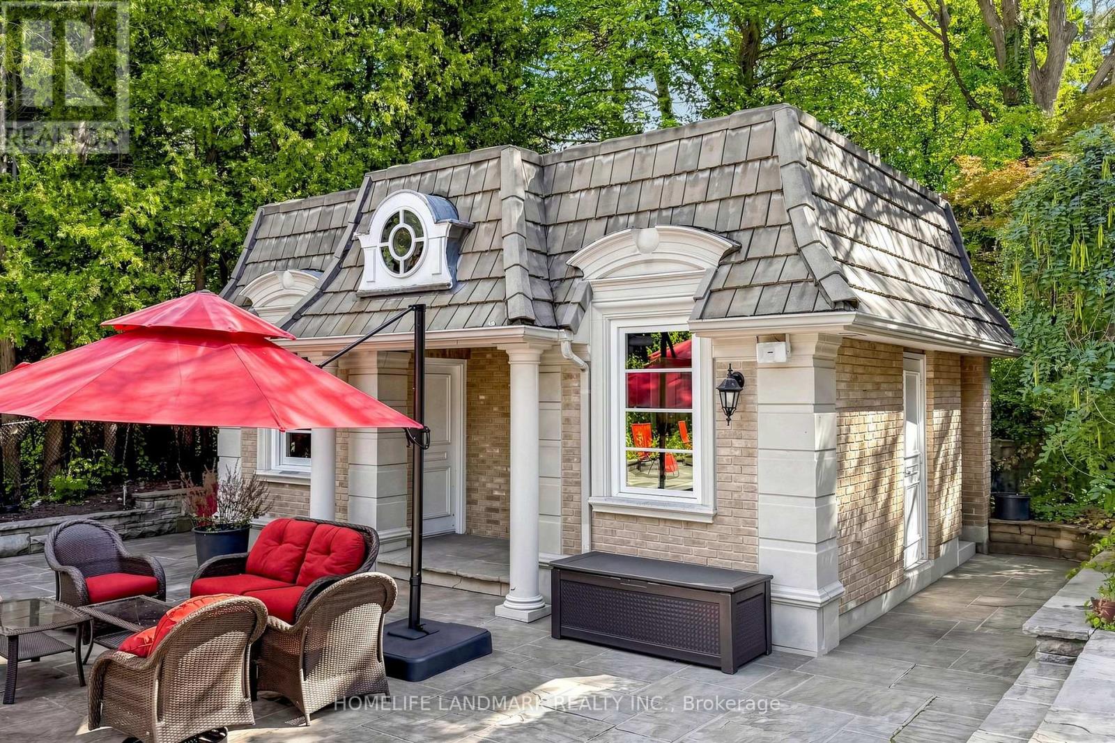 25 THE BRIDLE PATH - 38